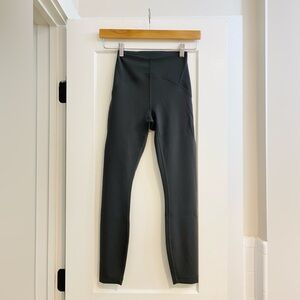 Lululemon InStill High-rise Tight 25” in Graphite Grey
